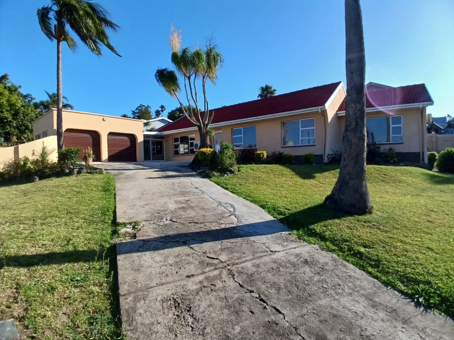 5 Bedroom Property for Sale in Beacon Bay Eastern Cape